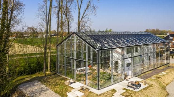 Maison sous serre en verre, projet en cours